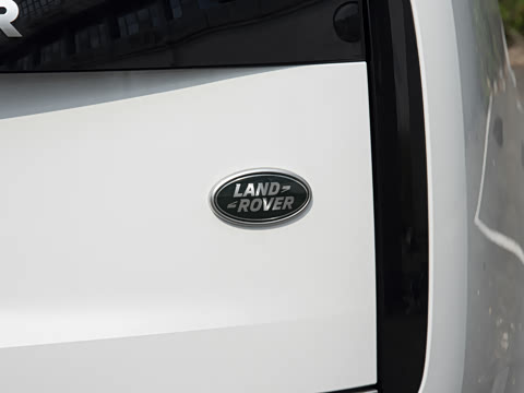 2026�� 3.0 L6 400PS AB�����