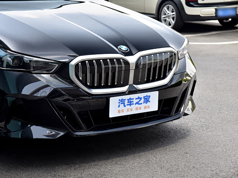 2026�� 525i M�˶���װ