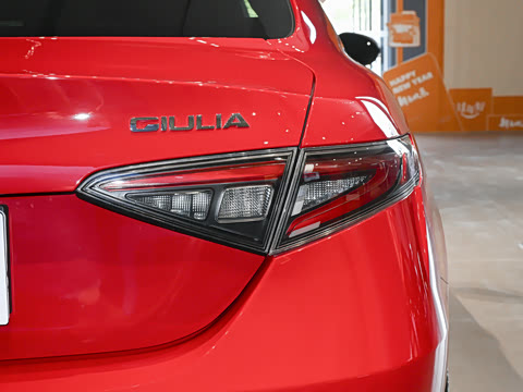 2026�� 2.0T 280HP VELOCE ������