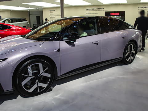 2026�� ���� 725 Max �콢��