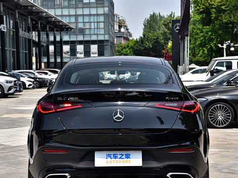 2026�� �Ŀ� GLC 260 4MATIC ����SUV