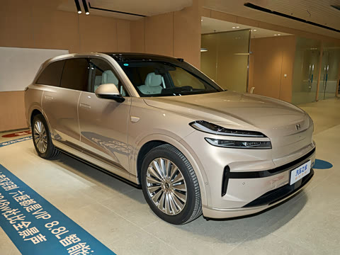 2025�� Ultra ������