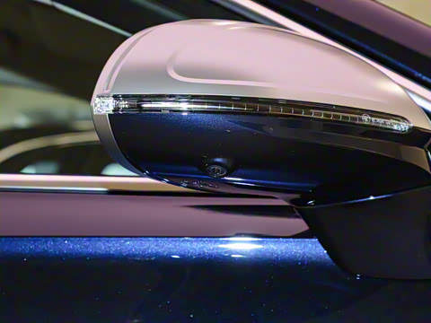 2026�� 4.0T V8 Mulliner