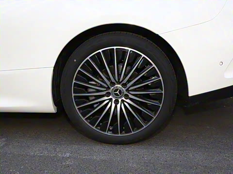 2026�� CLE 300 4MATIC �����ͽ��ܳ�