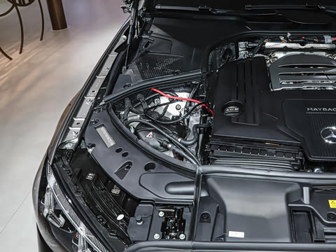 2027�� S 580 4MATIC Night Series