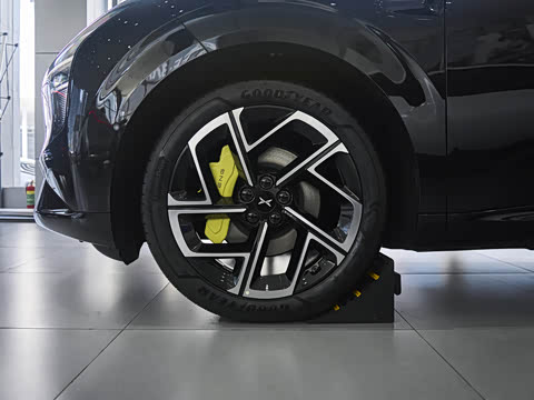 2026�� ���� 525 Max