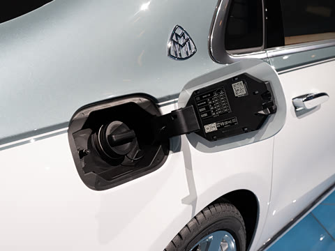 2027�� S 680 4MATIC