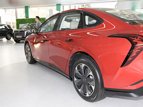 2025�� 550��