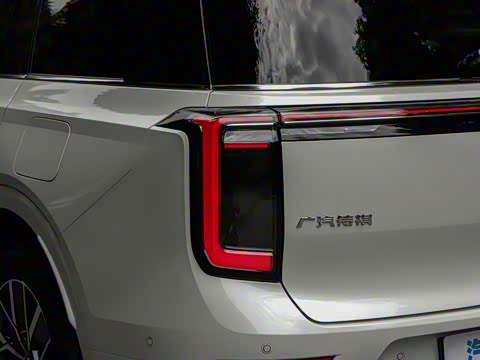 2025�� Ǭ�� UItra 6��