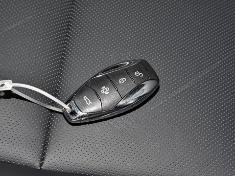 2025�� �Ŀ�  2.0T PHEV ����200��������� 6��