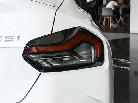 2025�� 225i M�˶���ҹ��װ