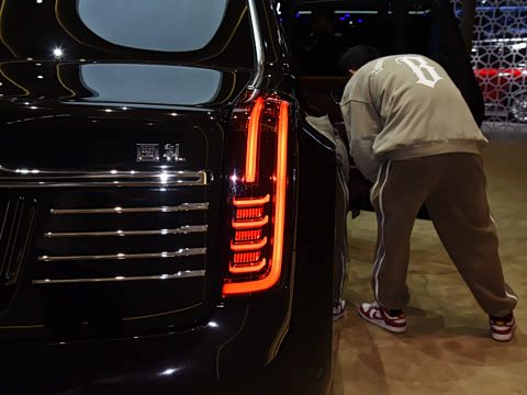 2026�� 4.0T V8 ��ϼ���ư�