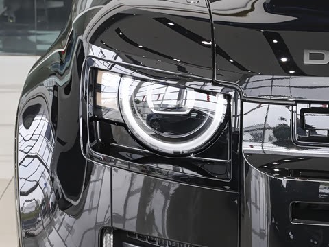 2026�� 110 3.0T P400 X-Dynamic HSE