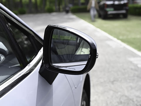 2026�� 705km MAX����������