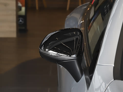 2025�� CLE 300 4MATIC ������ܳ�