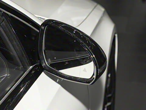 2025�� �Ŀ� E 260 �˶���