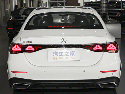 2025�� �Ŀ� E 260 �˶���