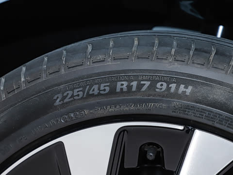 2026�� S 300TSI ������