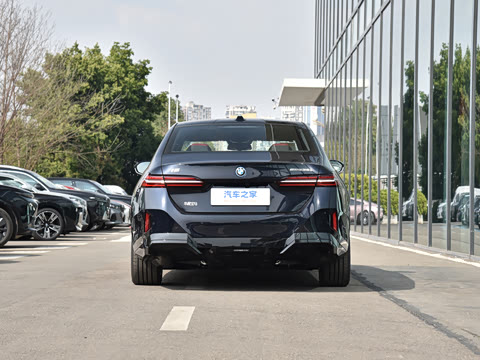 2026�� �Ŀ� eDrive 35L M�˶���װ