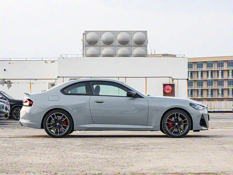 2025�� M240i xDrive