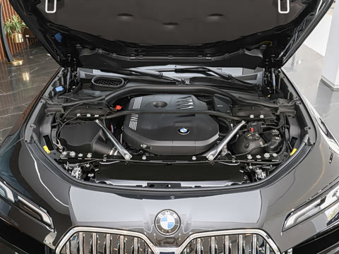 2026�� �Ŀ� 735Li M�˶���װ