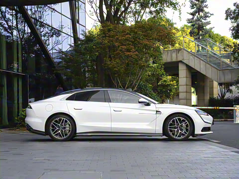 2025�� PHEV ����������