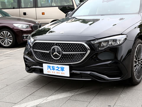 2026�� �Ŀ� E 300 L �����˶���