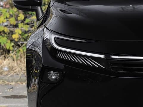 2026�� 1.8L ˫�� ��Ӣ��