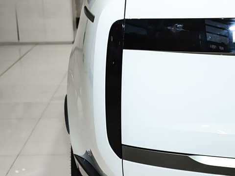 2025�� 3.0 L6 400PS ʢ���ӳ���