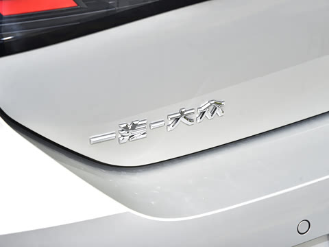 2026�� L 300TSI DSG ������