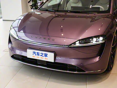 2025�� 703km Ultra�˶���