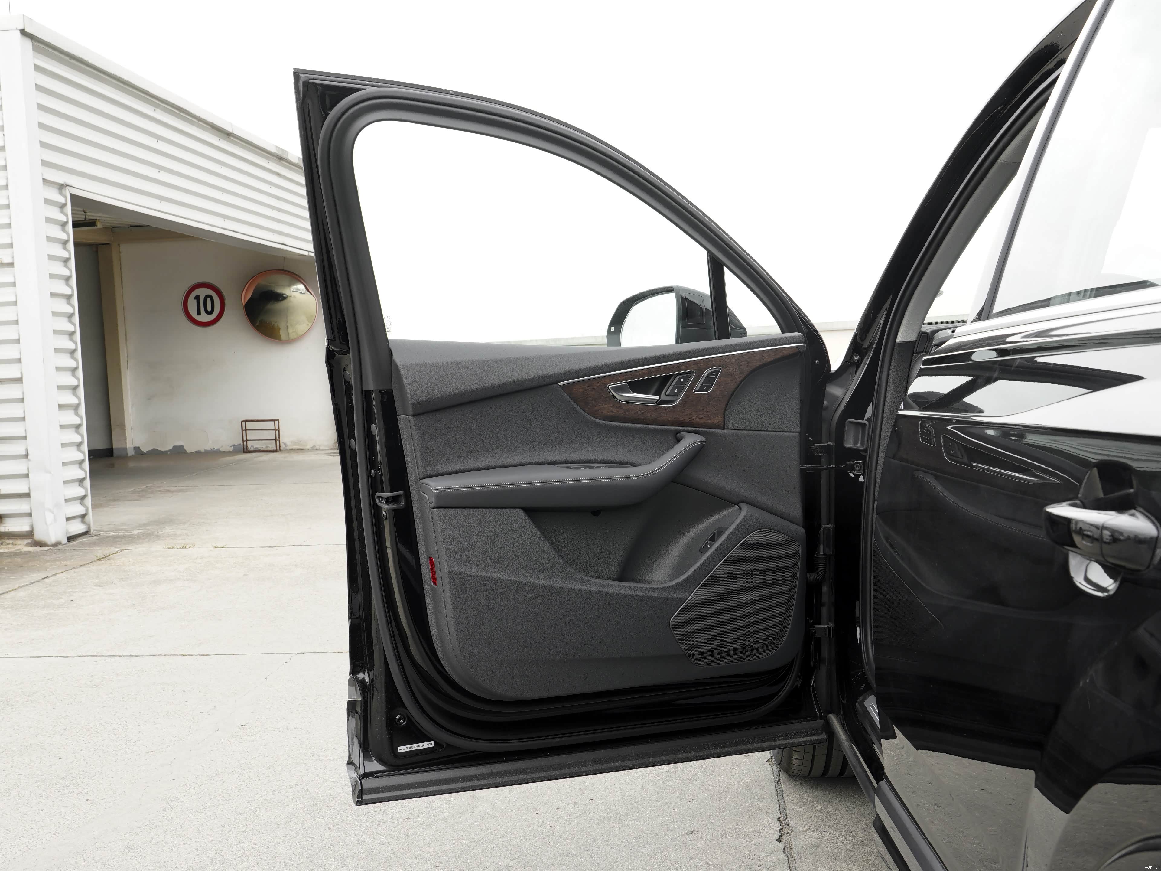 Audi Q7, миниатюра 21