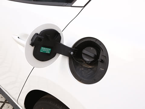 2025�� 2.0L �Զ����Ű�