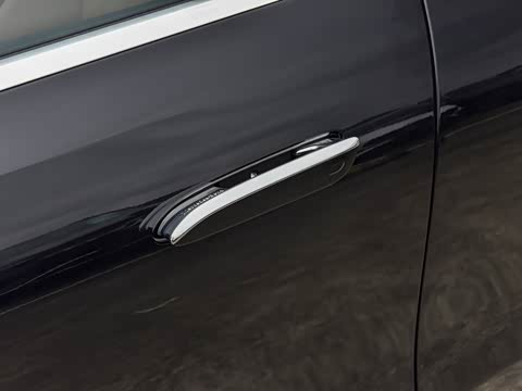 2026�� �Ŀ� E 260 L �����