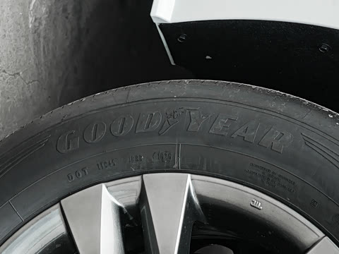 2027�� 2.5L ˫���������ʰ�