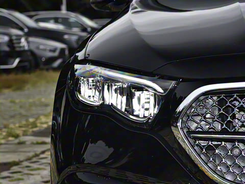 2026�� E 300 L �����˶���