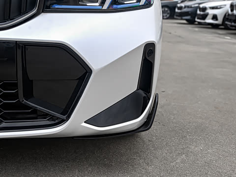 2026�� 330Li ������ M�˶���ҹ��װ