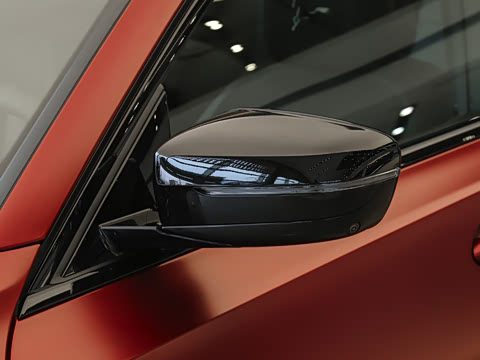 2026�� 330Li �����