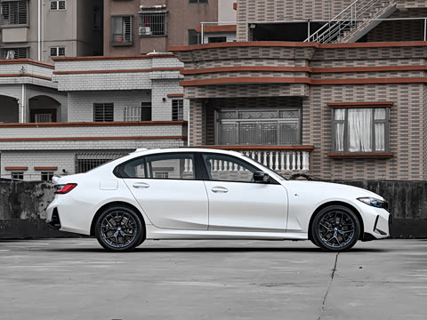 2026�� 330Li ������ M�˶���ҹ��װ