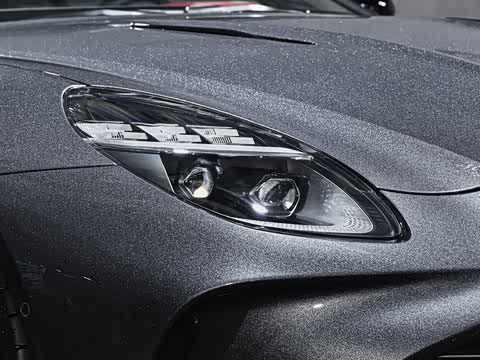 2026�� 4.0T V8 S Coupe