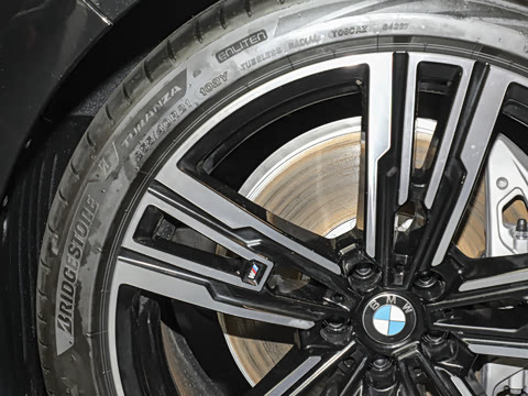 2026�� 740Li ������ M�˶���װ