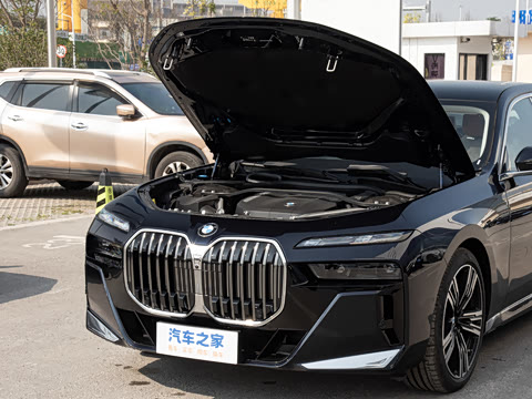 2026�� 740Li ������ M�˶���װ