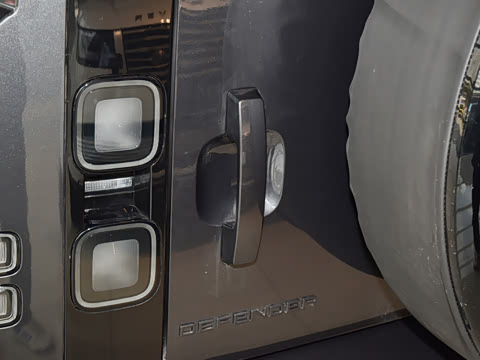 2026�� 110 3.0T P400 X-Dynamic HSE