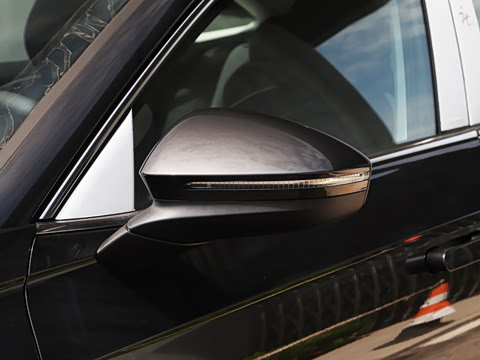 2026�� L 300TSI DSG ������