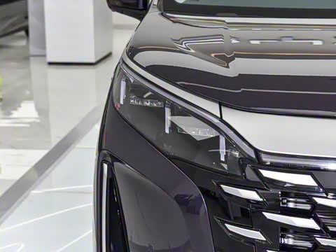 2026 DM-i 1.5T 218KM Խ