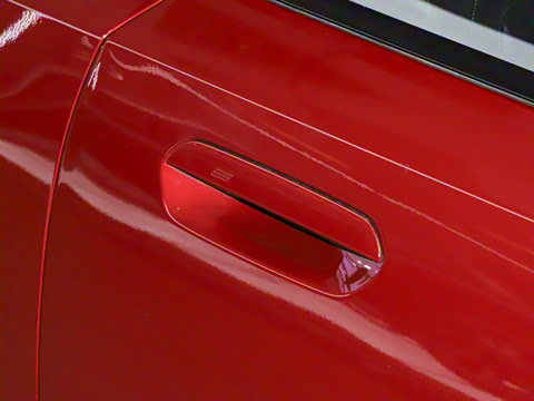 2025�� 225i M�˶���ҹ��װ