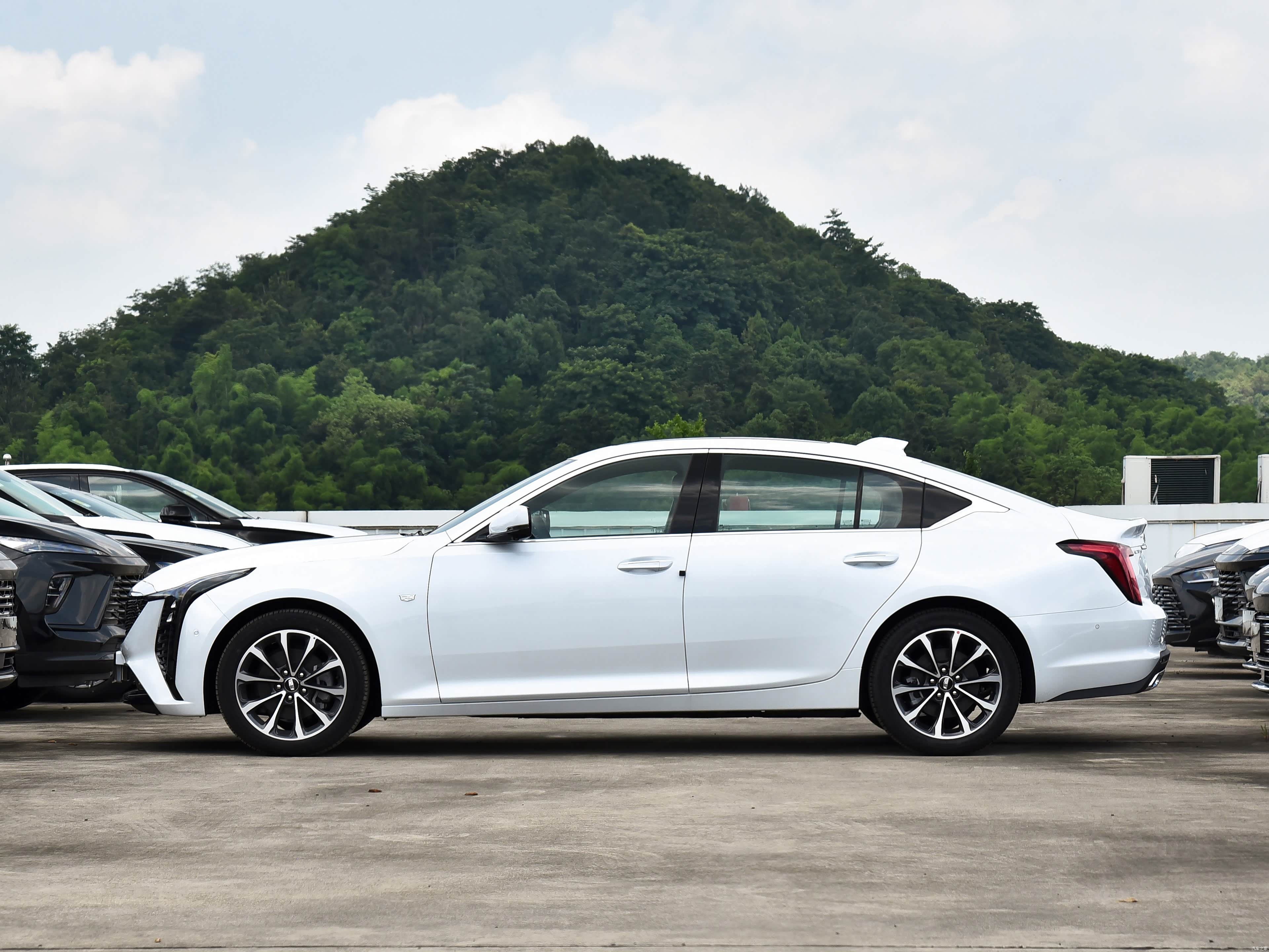 Cadillac CT5, миниатюра 4
