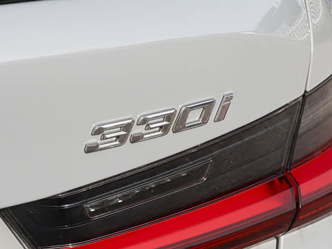 2026�� 330i M�˶���ҹ��װ