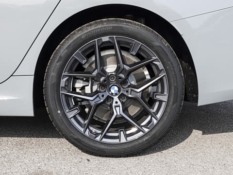 2026�� 330i M�˶���ҹ��װ