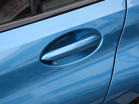 2026�� 330Li ������ M�˶���ҹ��װ
